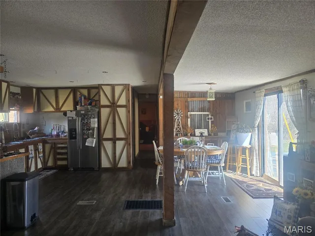 Living room — 23672 Richland Road Waynesville Missouri real estate
