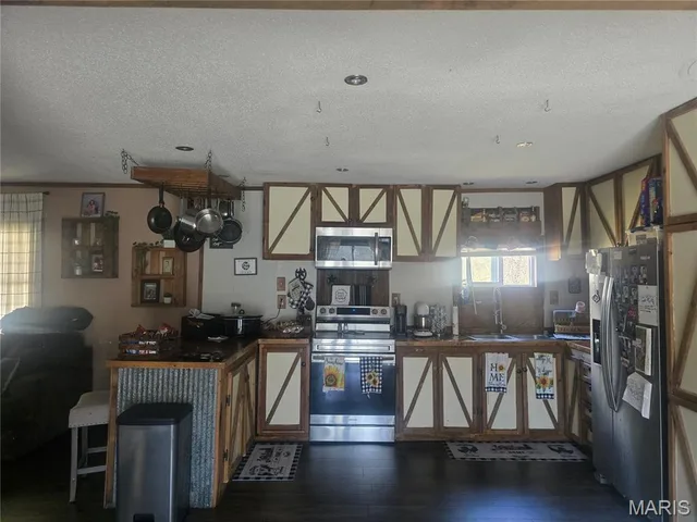 Kitchen — 23672 Richland Road Waynesville Missouri real estate