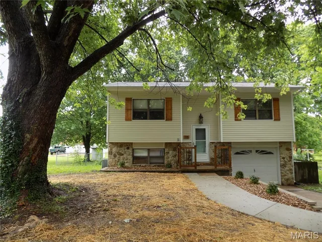 Front exterior — 115 Belmont Drive Rolla Missouri real estate
