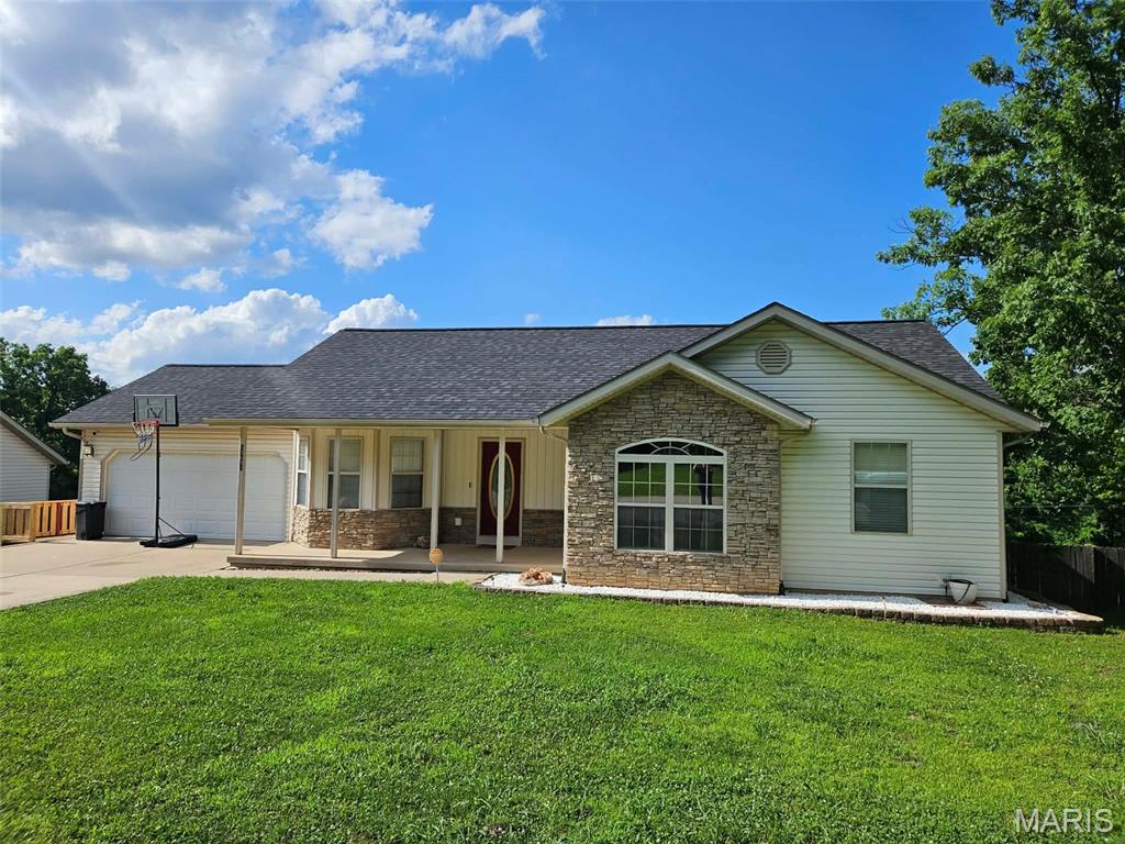 15630 Top Drive St Robert Missouri 5 bedroom 3 bathroom home for sale listed at $330,000