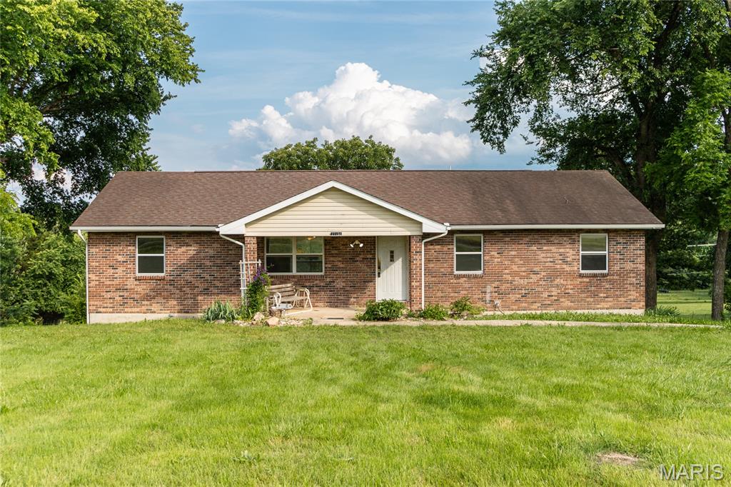 27150 Highway AA Laquey Missouri 3 bedroom 3 bathroom home for sale listed at $170,000