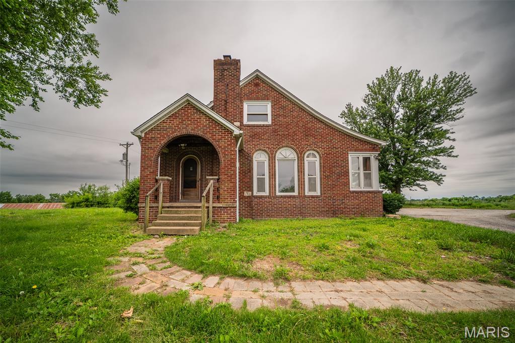 8980 Highway 100 New Haven Missouri 4 bedroom 2 bathroom home for sale listed at $275,000