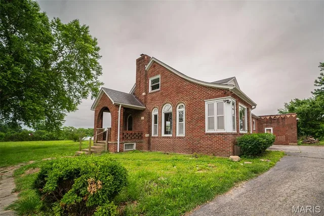 Front exterior — 8980 Highway 100 New Haven Missouri real estate
