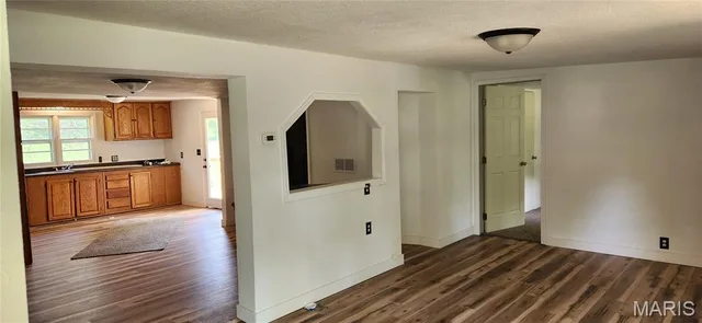 Primary bedroom — 15270 Conway Road Dixon Missouri real estate