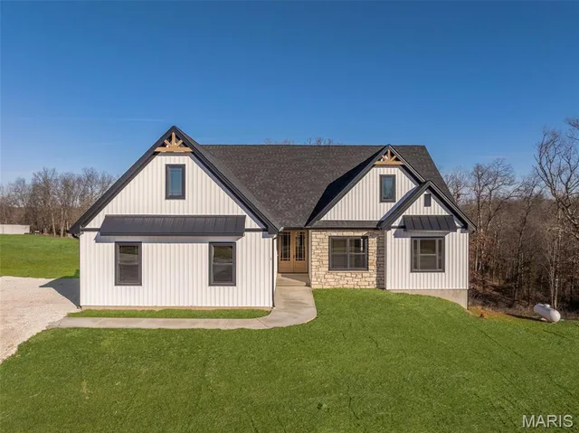 Front exterior — 1 Phila Court Silex Missouri real estate