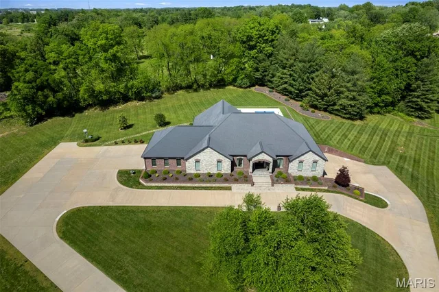 470 Quail Creek Drive, Jackson MO
