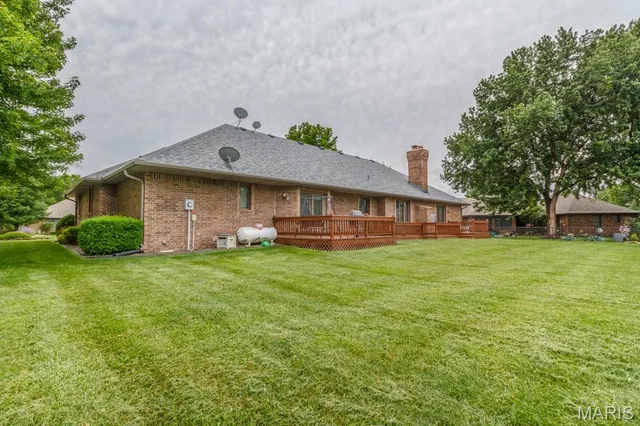 Primary bedroom — 417 LANTERN Lane Lebanon Missouri real estate