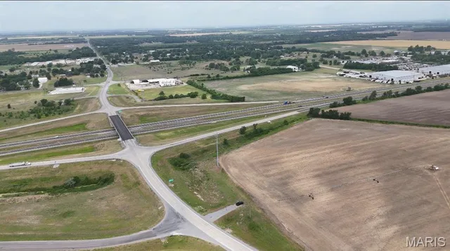 2338 Acres Drive, Sikeston MO real estate