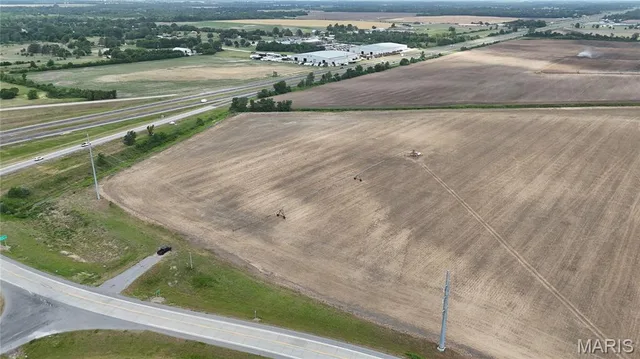 Primary bedroom — 2338 S Acres Drive Sikeston Missouri real estate