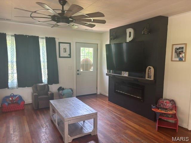 Living room — 203 Keeth Road Crocker Missouri real estate