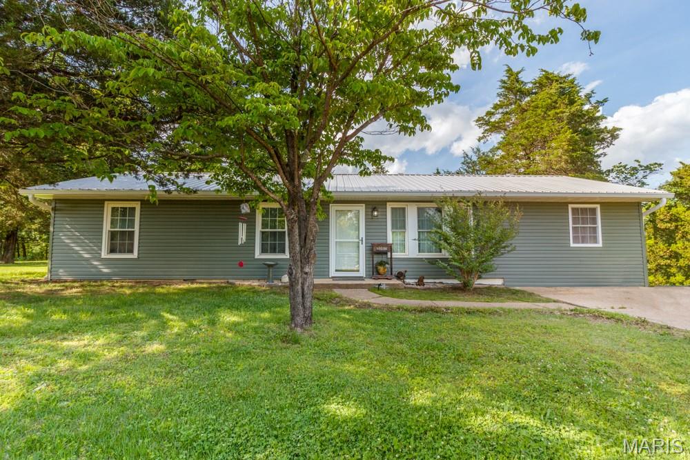 15895 Hallmark Lane