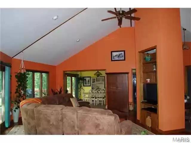 Primary bedroom — 18973 Dixon Road Licking Missouri real estate