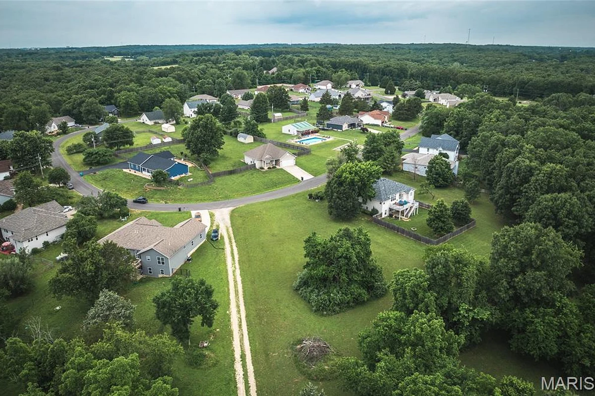 10375 Summerfield Drive Rolla Missouri home for sale listed at $40,000