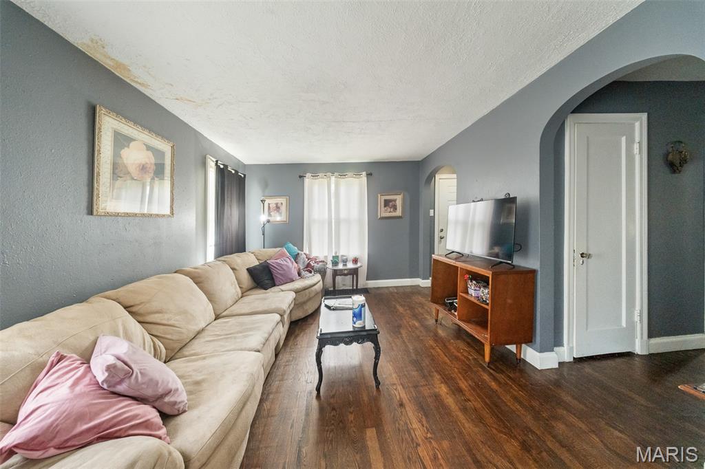 Kitchen — 704 E State Highway 72 Rolla Missouri real estate