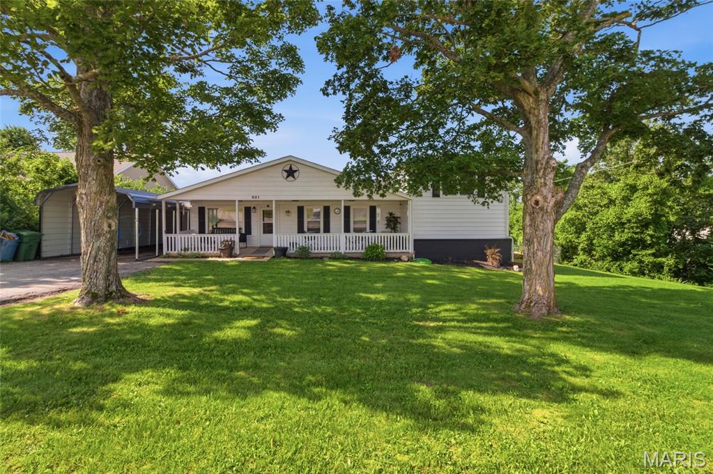 601 Lanning Lane Rolla Missouri 3 bedroom 2 bathroom home for sale listed at $265,000