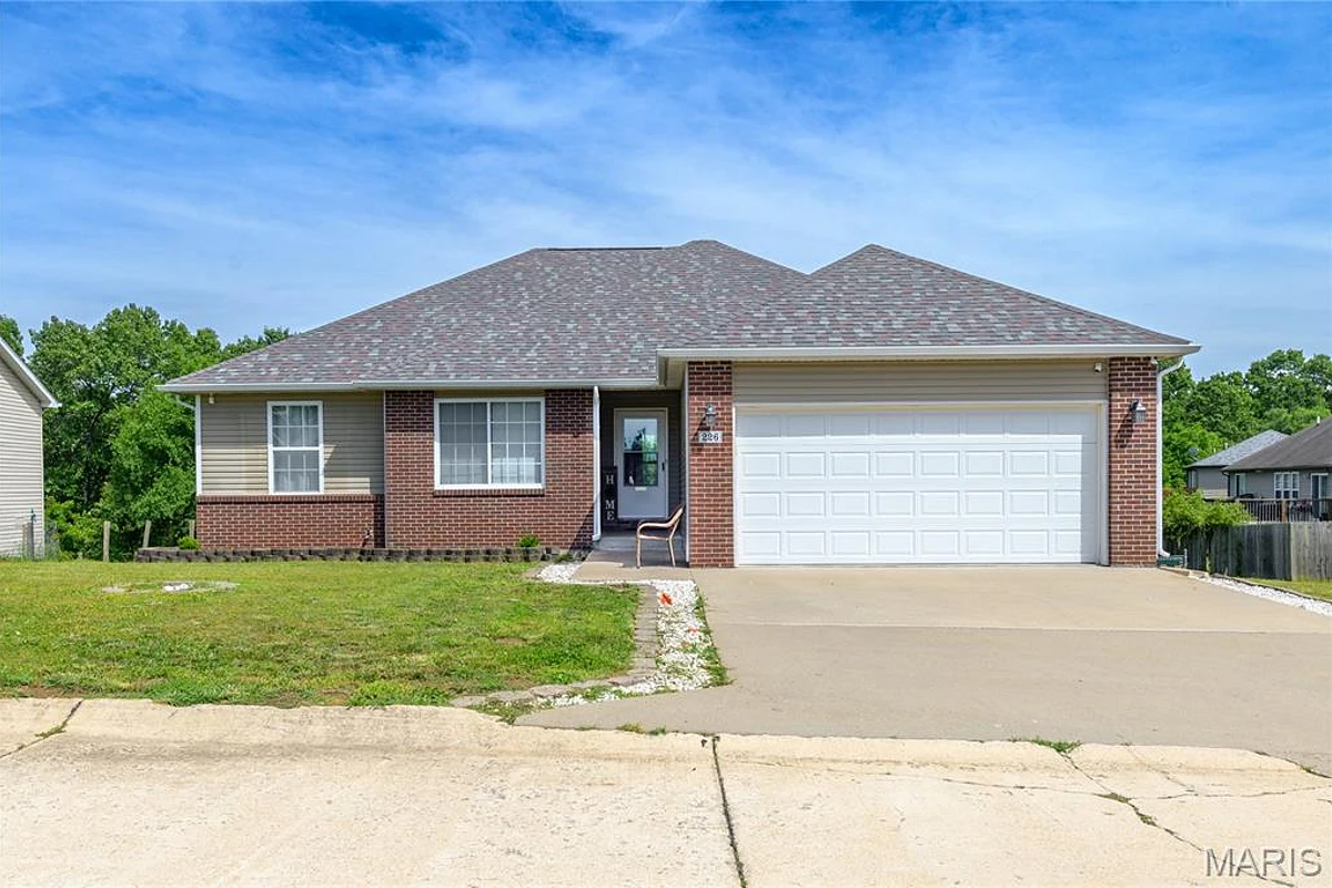 226 Settlers Pass Waynesville Missouri 3 bedroom 2 bathroom home for sale listed at $259,900