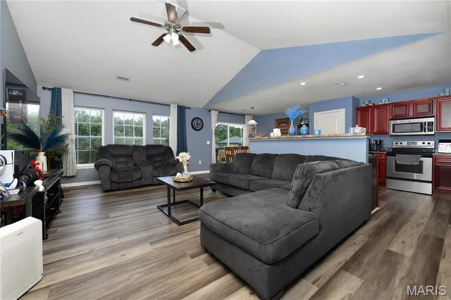 Kitchen — 226 Settlers Pass Waynesville Missouri real estate
