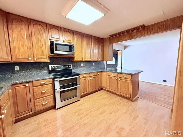Primary bedroom — 235 Maple Avenue Licking Missouri real estate