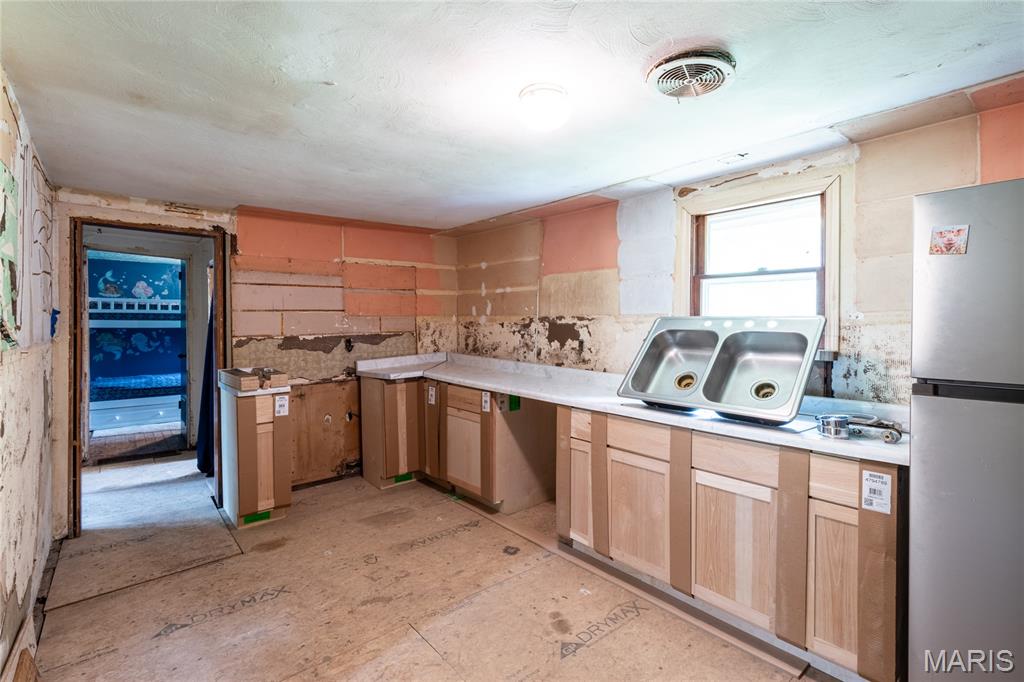 Primary bedroom — 1701 Pearson Street Waynesville Missouri real estate