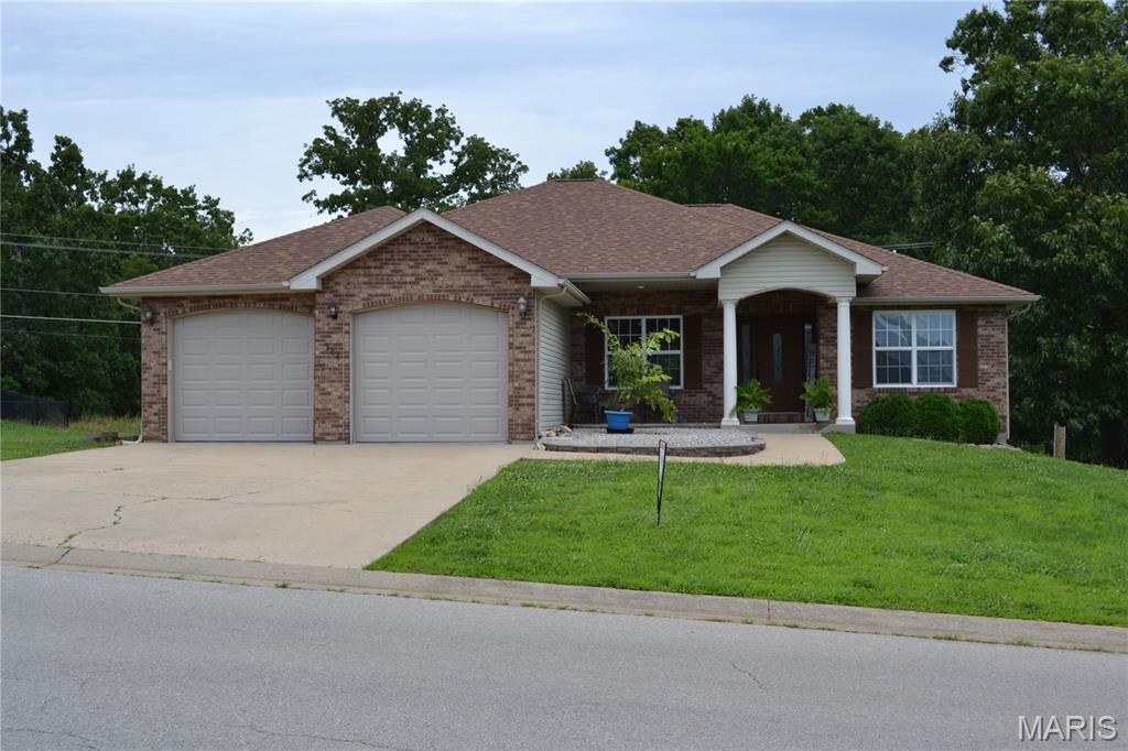 144 Ridgeview Drive St Robert Missouri 4 bedroom 3 bathroom home for sale listed at $305,000