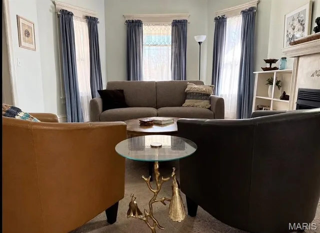Living room — 517 S Jefferson Street St James Missouri real estate