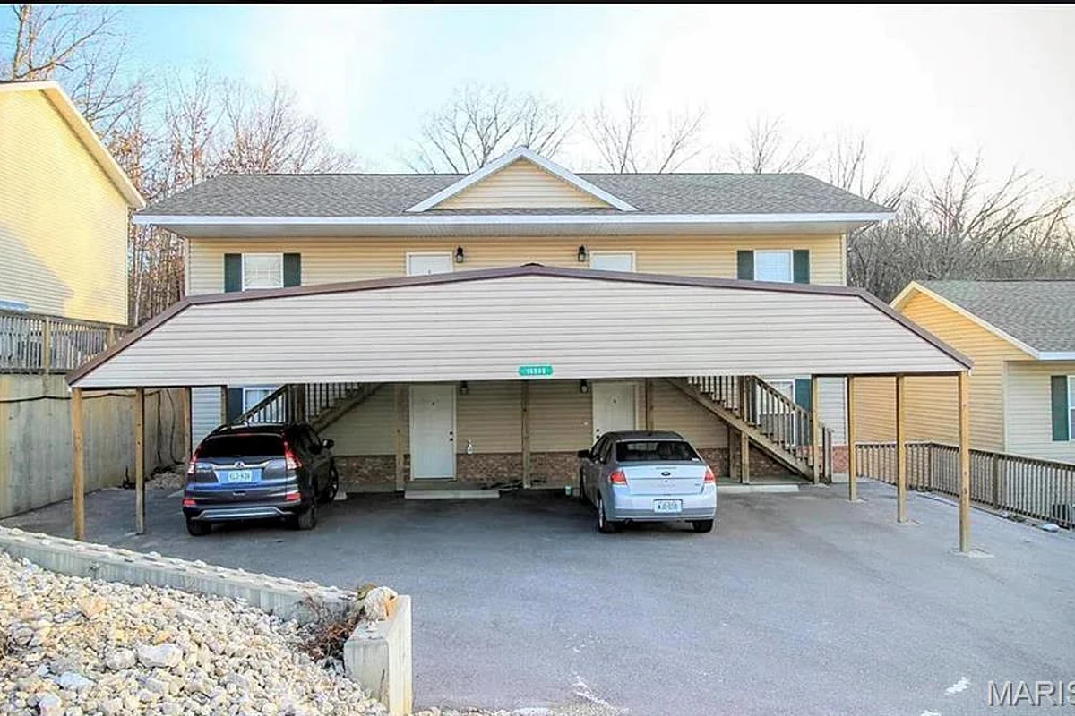 16565 Hunters Ridge Lane St Robert Missouri home for sale listed at $289,900