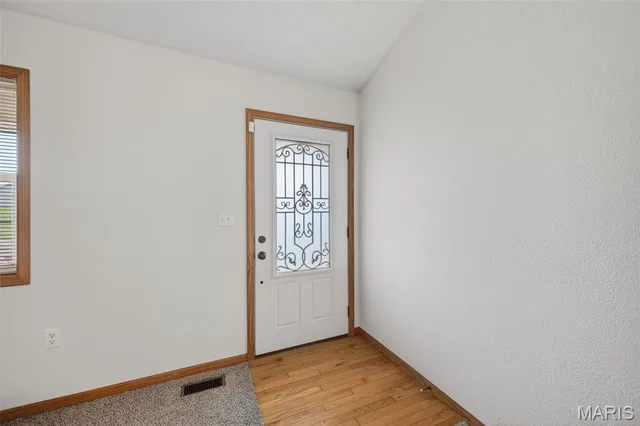 Primary bedroom — 20565 London Lane Waynesville Missouri real estate