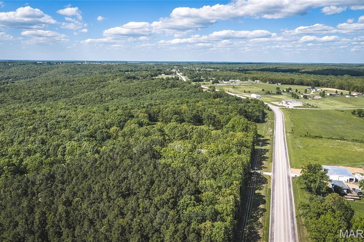 16209 S Highway 63 Vichy Missouri 3 bedroom 4 bathroom home for sale listed at $575,000