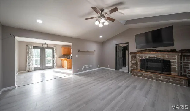 Living room — 21504 N Horizonway St Robert Missouri real estate