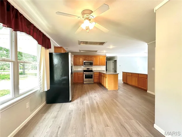 Living room — 19940 County Road 4450 Salem Missouri real estate