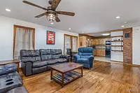 Living room — 434 W Hayes Street Lebanon Missouri real estate