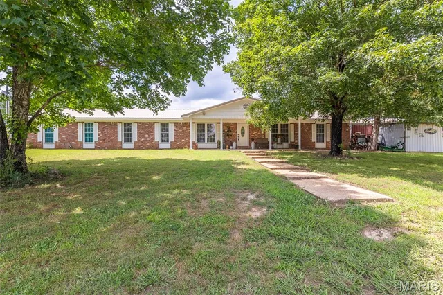 2197 State Highway 142 West, Doniphan MO