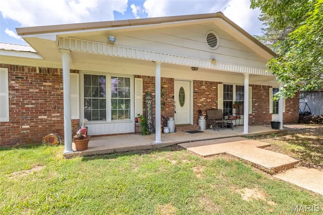 Front exterior — 2197 State Highway 142 West Doniphan Missouri real estate