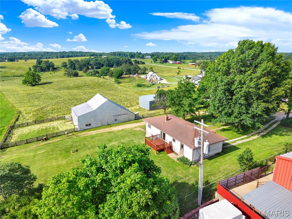 4642 Highway 185 New Haven Missouri 2 bedroom 2 bathroom home for sale listed at $995,000
