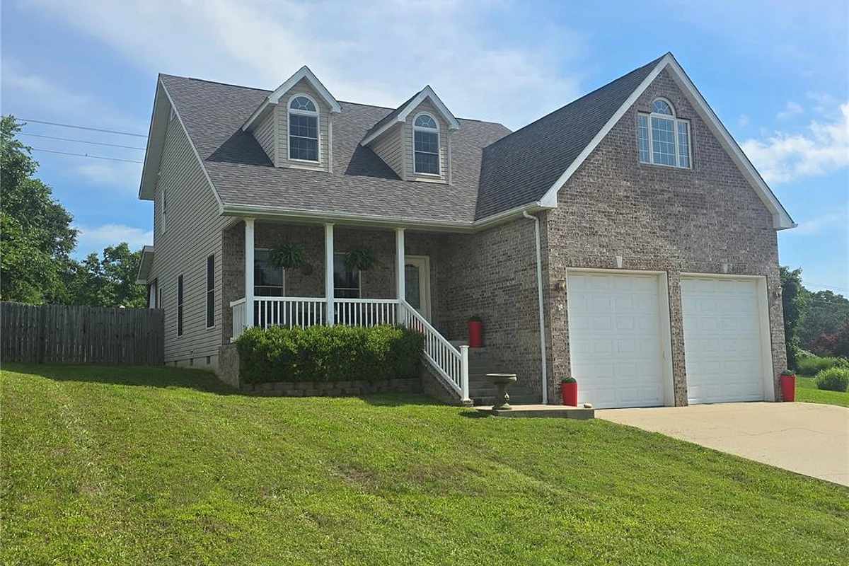 116 Jared Street Waynesville Missouri 4 bedroom 3 bathroom home for sale listed at $299,000
