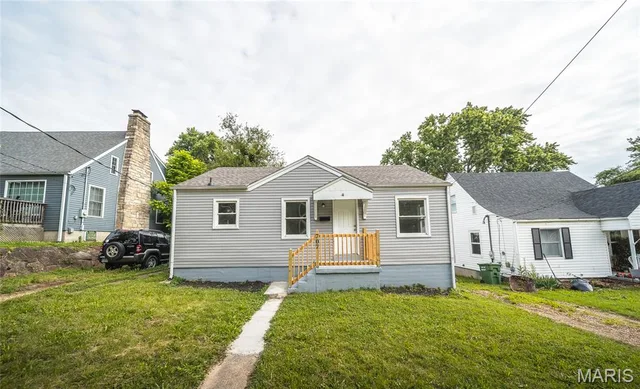Front exterior — 707 E 5th Street Rolla Missouri real estate