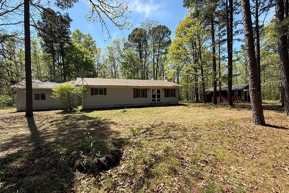16558 Hwy BB Licking Missouri 3 bedroom 2 bathroom home for sale listed at $92,900