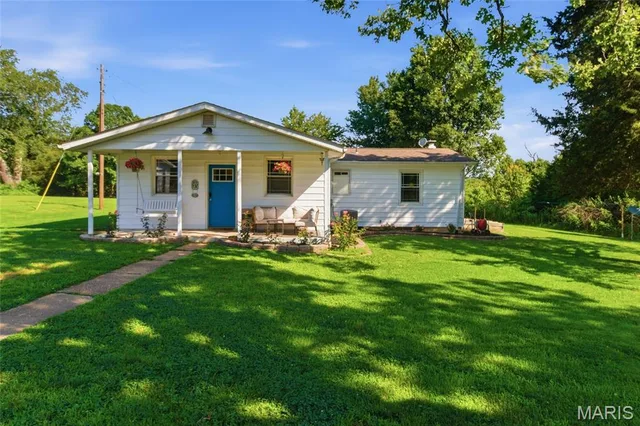 Front exterior — 20685 Scholar Lane Waynesville Missouri real estate