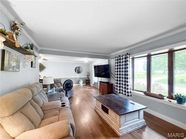 Living room — 15541 Business Highway 61 Bowling Green Missouri real estate