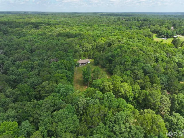 Living room — 9.6 ac +/- W Off Hwy Tt Poplar Bluff Missouri real estate