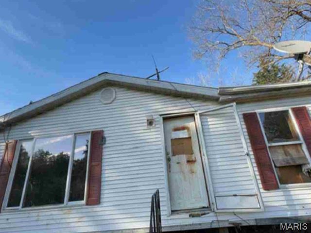 401 Hill Side Road De Soto Missouri 3 bedroom 2 bathroom home for sale listed at $63,110