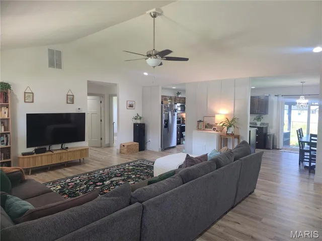 Primary bedroom — 158 Mesa Drive Waynesville Missouri real estate