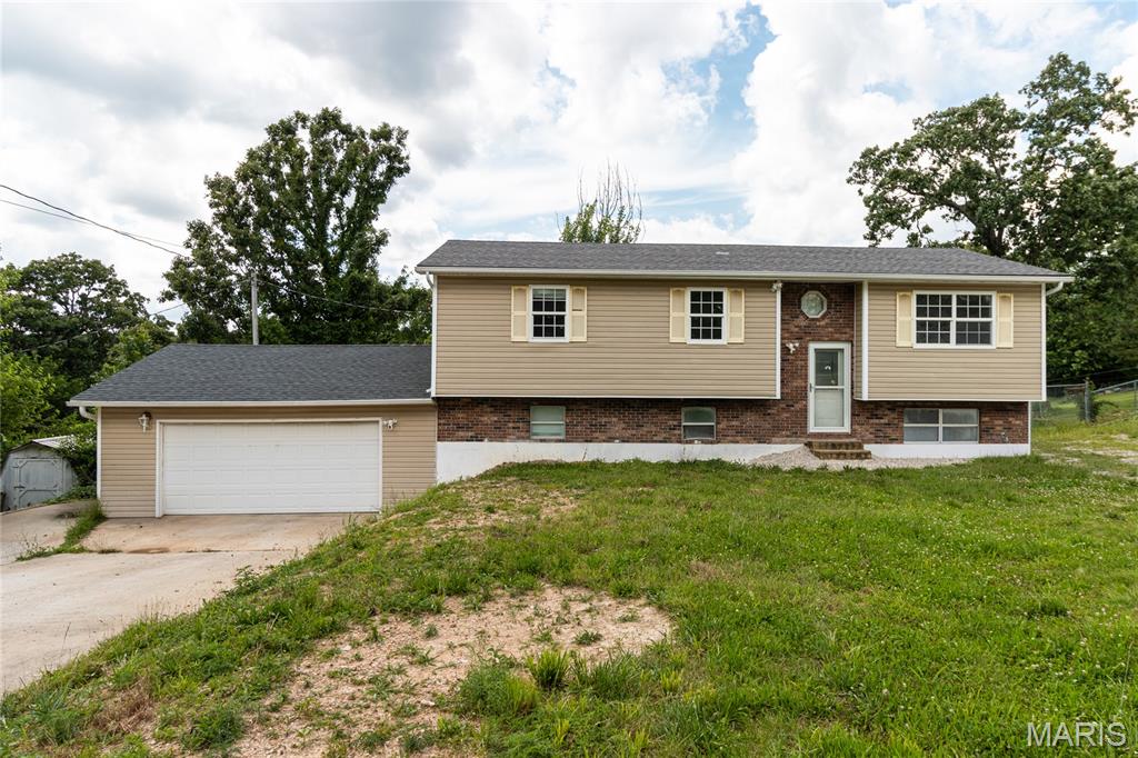 24235 Thames Lane St Robert Missouri 5 bedroom 3 bathroom home for sale listed at $230,000