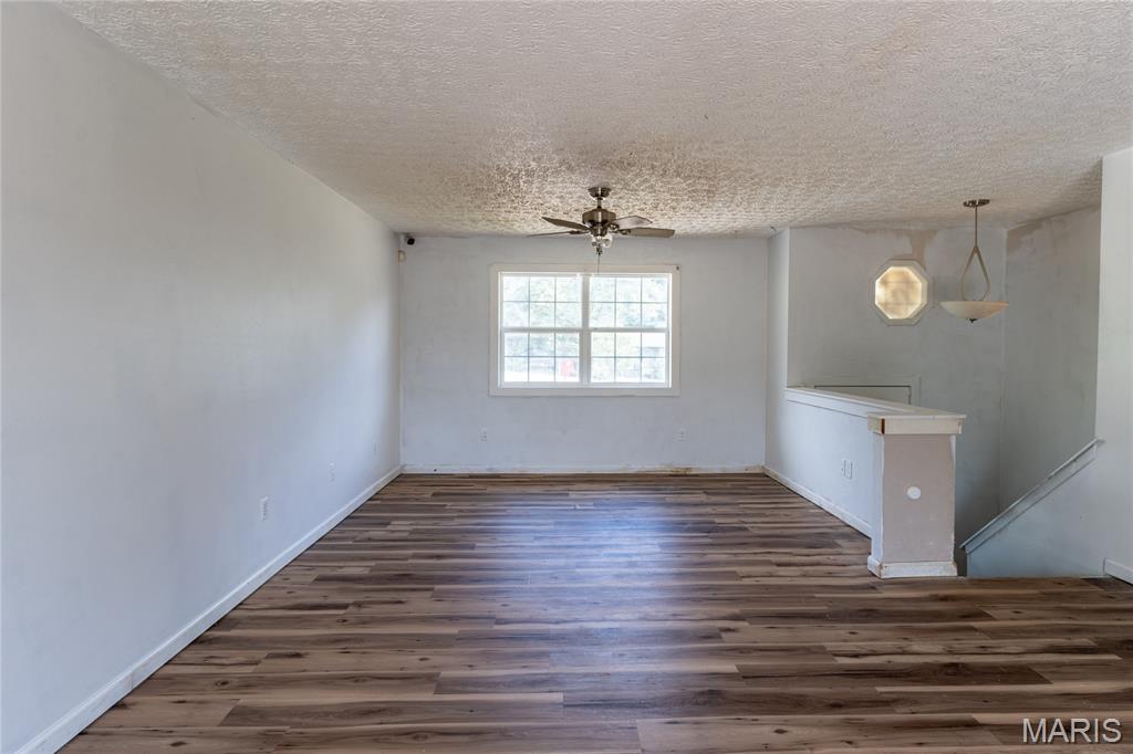 Living room — 24235 Thames Lane St Robert Missouri real estate