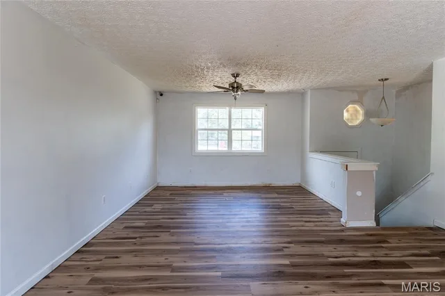 Living room — 24235 Thames Lane St Robert Missouri real estate