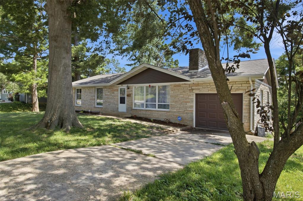 916 E 9th Street Rolla Missouri 5 bedroom 2 bathroom home for sale listed at $249,000