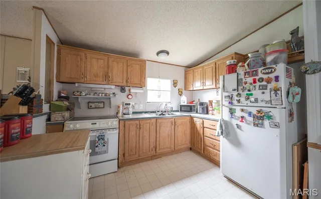 Primary bedroom — 24184 Upton Drive Richland Missouri real estate