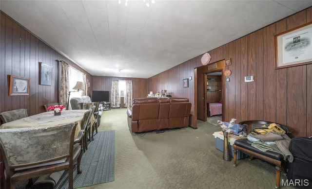 Primary bedroom — 21195 Highway 28 Dixon Missouri real estate