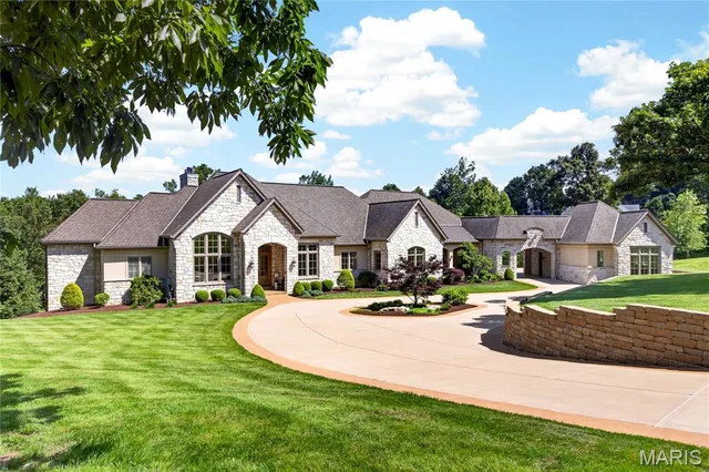 Front exterior — 262 Dietrich Road Ballwin Missouri real estate