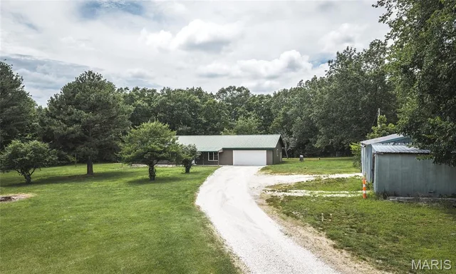 Front exterior — 8107 State Highway 185 Leslie Missouri real estate